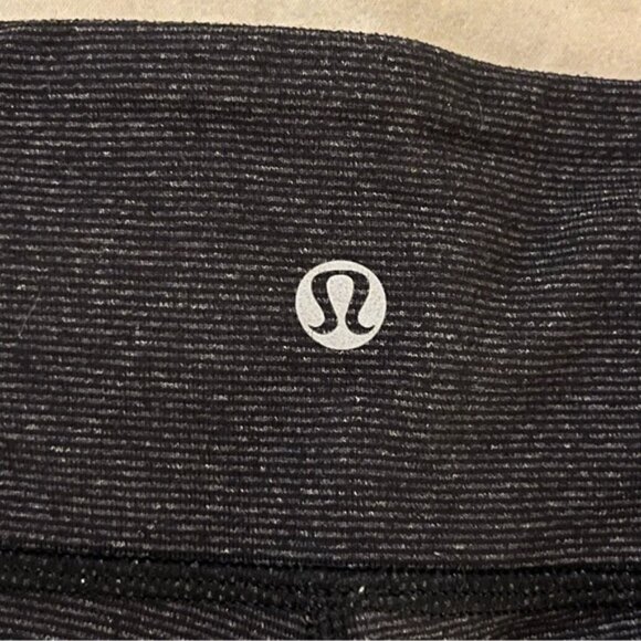 Lululemon Wunder Under Crop Striped Leggings Size 6 - Picture 4 of 5